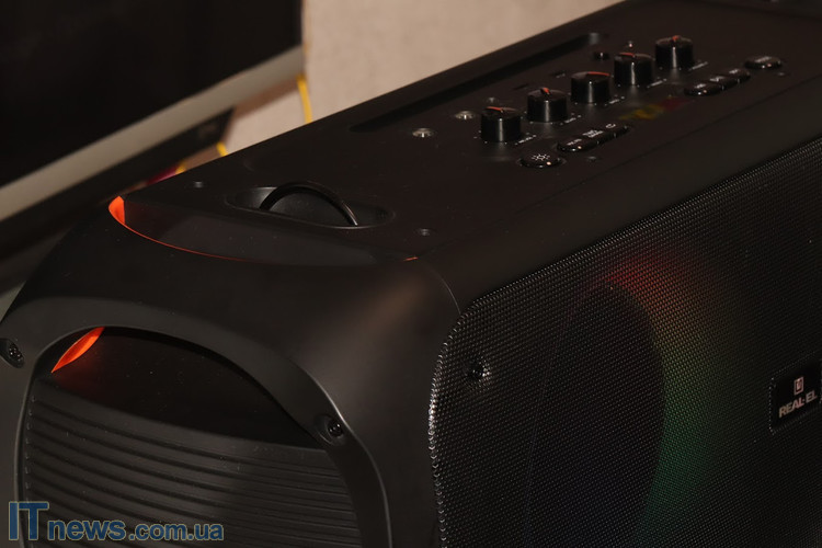 REAL-EL_X-795_portable_acoustics